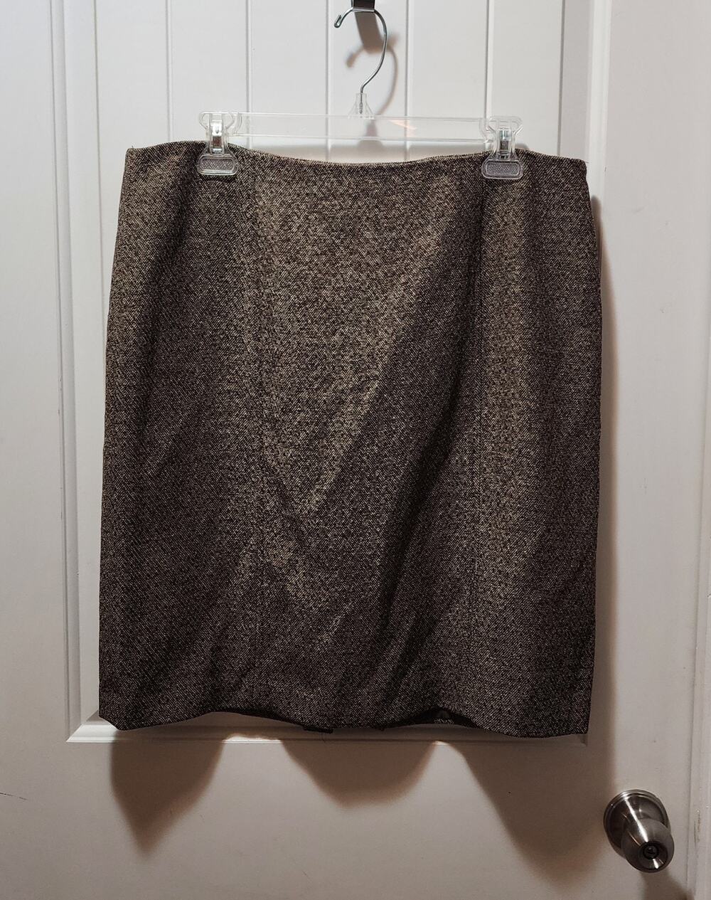 First Issue Liz Claiborne Skirt Women's 14 Tan Brown Lined Side Zip Business
